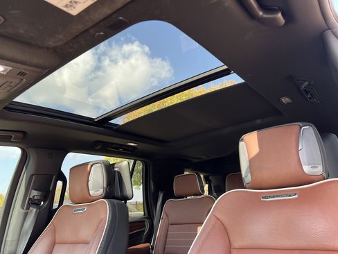 Used 2024 GMC Yukon Denali Ultimate image 25