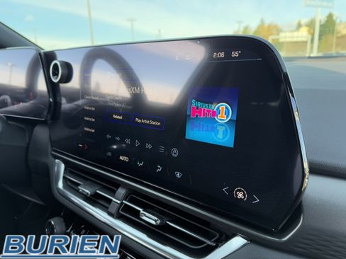 New 2026 Chevrolet Equinox EV LT image 15