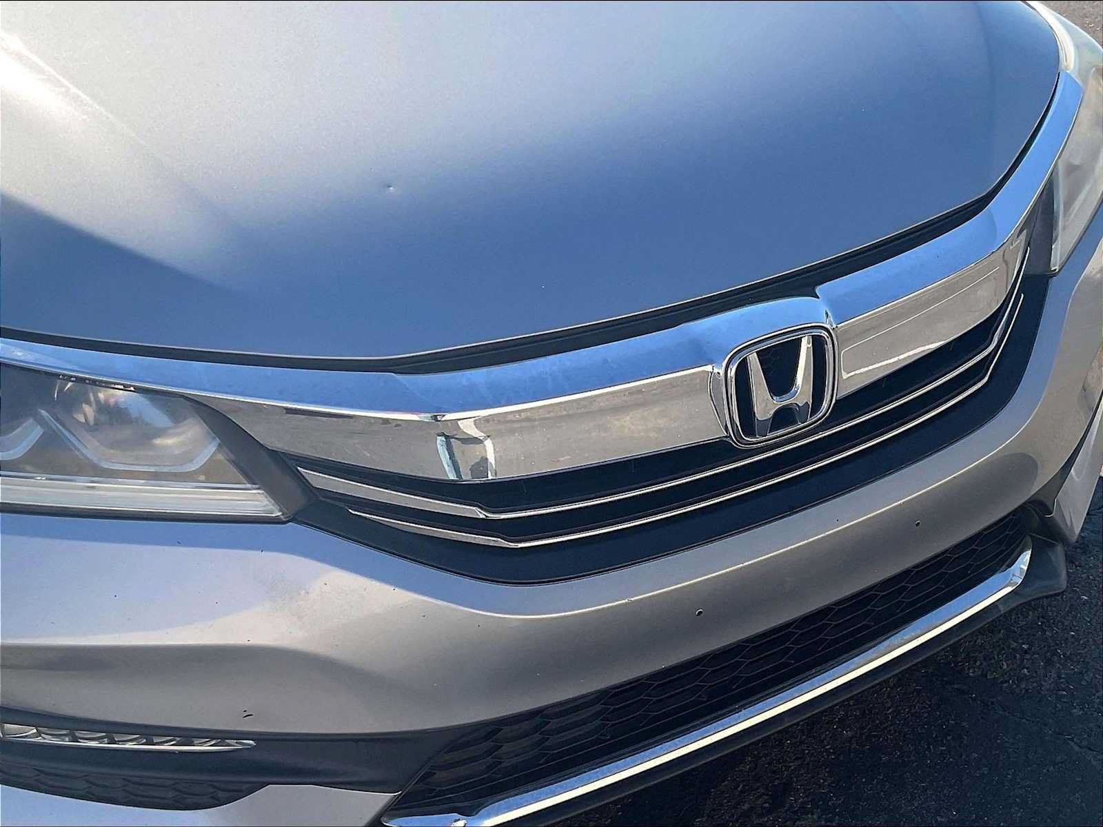 Used 2017 Honda Accord Sport image 30