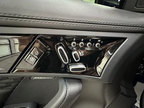 Used 2024 Jaguar F-TYPE R AWD/4WD image 19