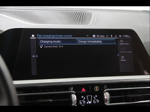 Used 2021 BMW 330e xDrive w/ Premium Package AWD/4WD image 15