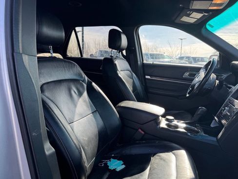 Used 2016 Ford Explorer Limited image 16