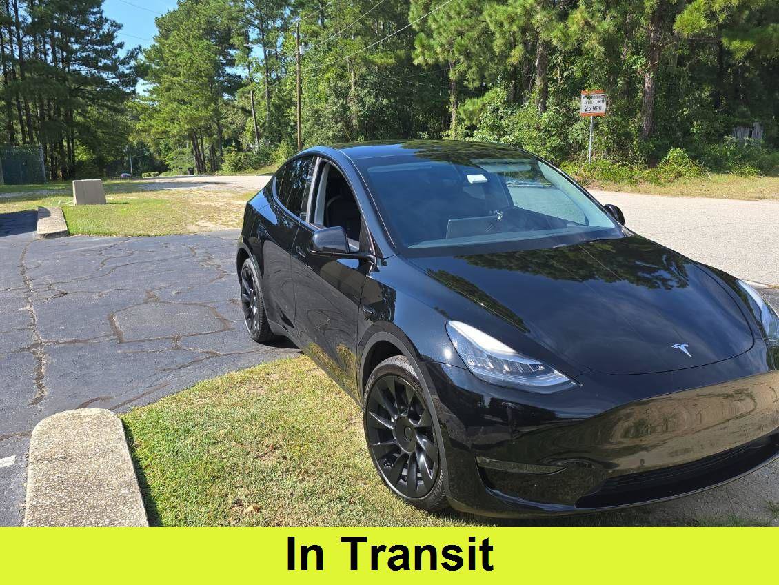 Used 2021 Tesla Model Y Long Range AWD/4WD image 1