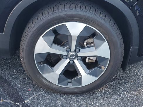 Used 2023 Volvo XC40 B5 Plus w/ Driver Assist Package image 32