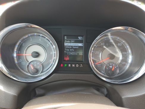 Used 2012 Chrysler Town & Country Touring w/ Entertainment Group #1 FWD image 25