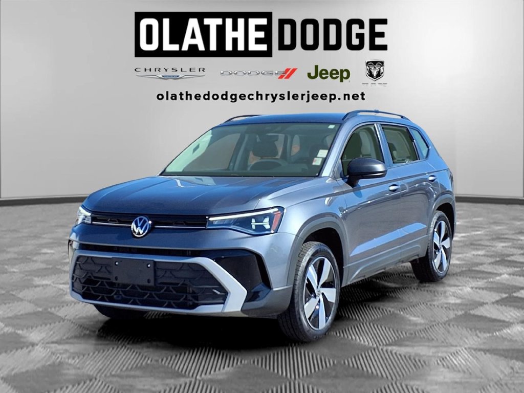 Used 2025 Volkswagen Taos S AWD/4WD image 1