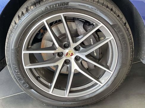 Used 2024 Porsche Macan image 11