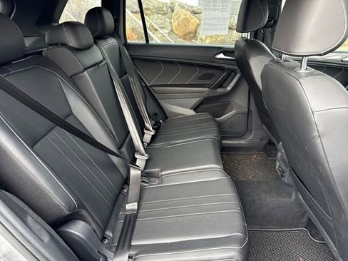 Used 2022 Volkswagen Tiguan SE R-Line image 11