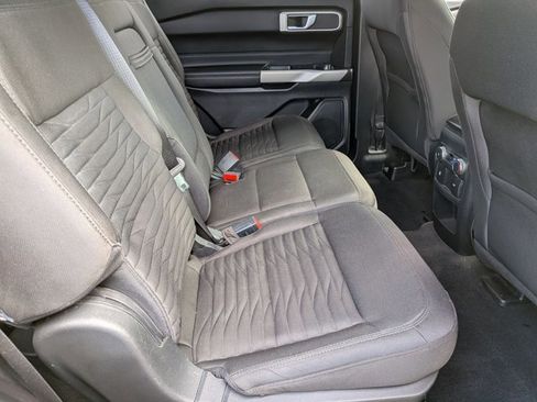 Certified 2021 Ford Explorer XLT w/ Class III Trailer Tow Package image 18