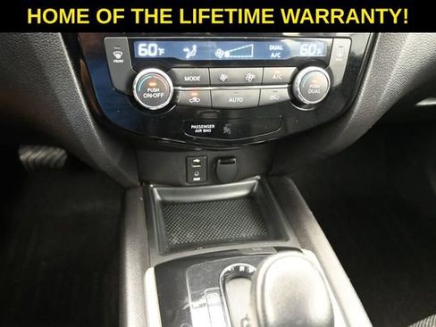 Used 2016 Nissan Rogue SL AWD/4WD image 32
