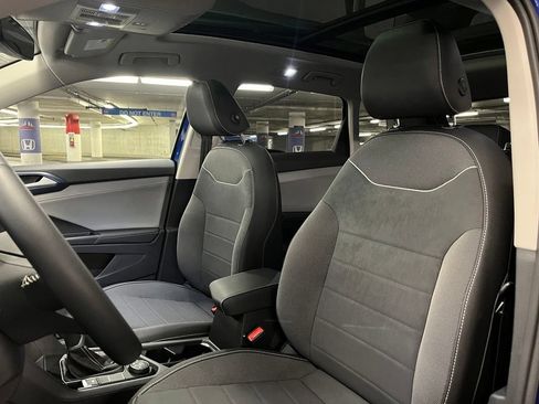 Used 2024 Volkswagen Taos SE w/ Panoramic Sunroof Package AWD/4WD image 20