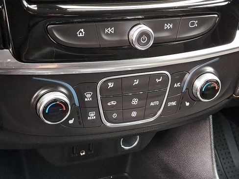 Certified 2020 Chevrolet Traverse LT w/ Driver Confidence II Package AWD/4WD image 16