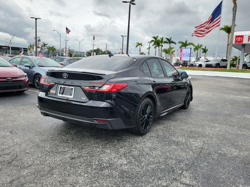 Used 2026 Toyota Camry SE FWD image 11