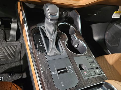New 2026 Toyota Highlander Platinum AWD/4WD image 19