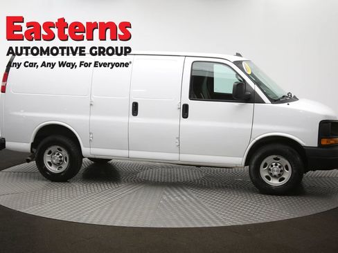 Used 2017 Chevrolet Express 2500 image 46