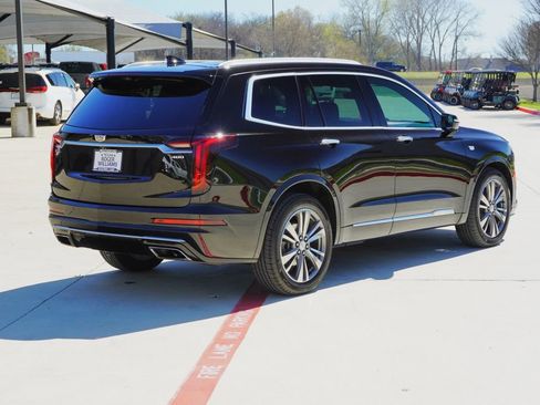 Used 2021 Cadillac XT6 Premium Luxury image 5