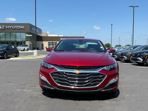 Used 2022 Chevrolet Malibu LT FWD image 2