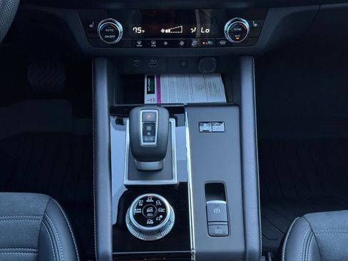 New 2025 Mitsubishi Outlander SE AWD/4WD image 23
