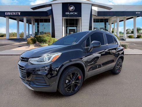 Used 2018 Chevrolet Trax LT w/ Redline Edition AWD/4WD image 4
