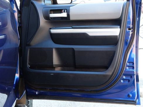 Used 2014 Toyota Tundra Limited image 42