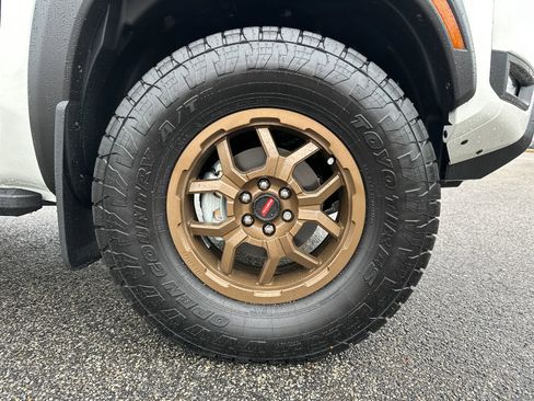 New 2025 Nissan Frontier PRO-4X AWD/4WD image 12
