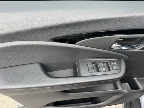 Used 2022 Honda Ridgeline Black Edition image 11