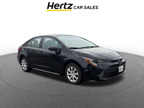 Used 2025 Toyota Corolla LE image 1