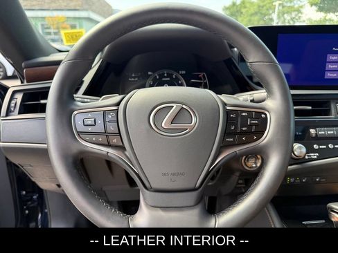 Used 2024 Lexus ES 350 w/ Premium Package FWD image 8