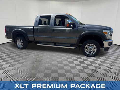 Used 2015 Ford F250 XLT w/ XLT Premium Package AWD/4WD image 7