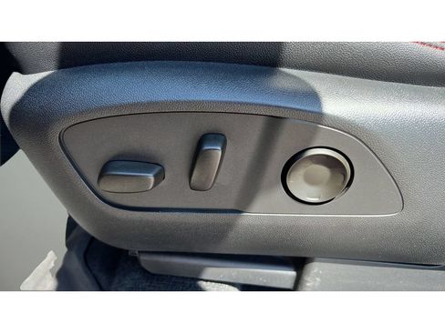 Certified 2024 Chevrolet Traverse RS w/ LPO, Floor Liner Package AWD/4WD image 25