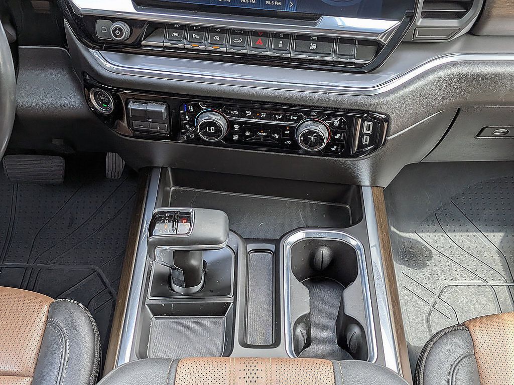 Certified 2025 Chevrolet Silverado 1500 High Country AWD/4WD image 39
