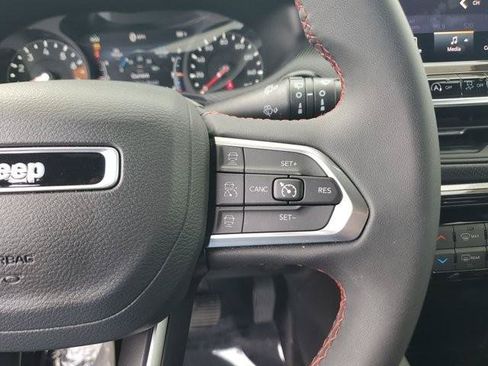 Used 2024 Jeep Compass Trailhawk AWD/4WD image 28