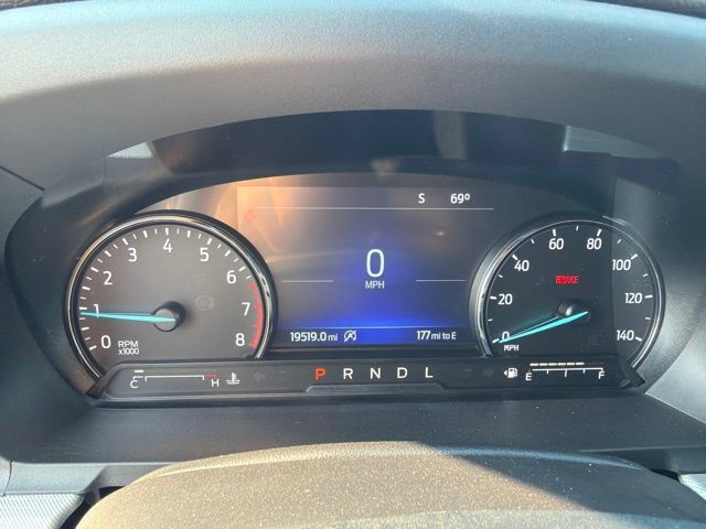 Used 2024 Ford Explorer XLT w/ Equipment Group 202A AWD/4WD image 14