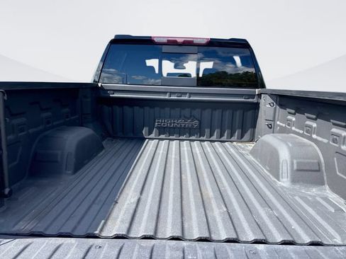 Used 2022 Chevrolet Silverado 1500 High Country w/ High Country Premium Package AWD/4WD image 25