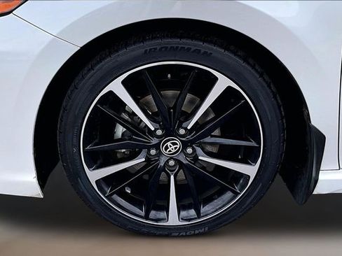 Used 2020 Toyota Camry XSE image 29