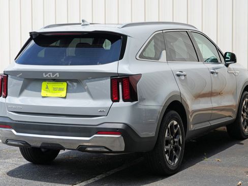 Used 2025 Kia Sorento S w/ Panoramic Sunroof Package AWD/4WD image 51