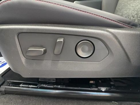 Used 2026 Chevrolet Colorado Z71 AWD/4WD image 27