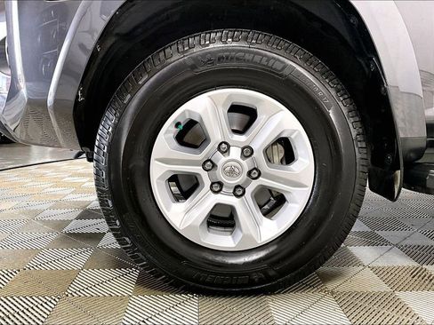 Used 2022 Toyota 4Runner SR5 image 8