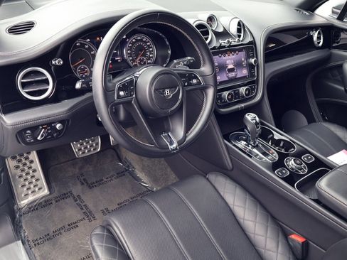 Certified 2018 Bentley Bentayga AWD/4WD image 4