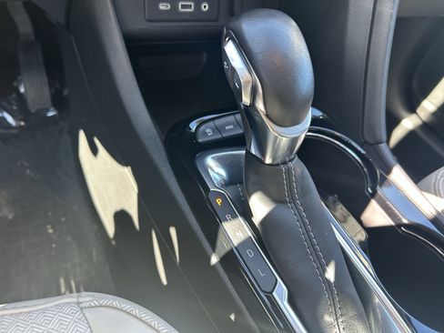 Used 2021 Buick Encore GX Select w/ Advanced Technology Package AWD/4WD image 17