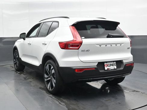 New 2026 Volvo XC40 B5 Ultra w/ Climate Package image 8