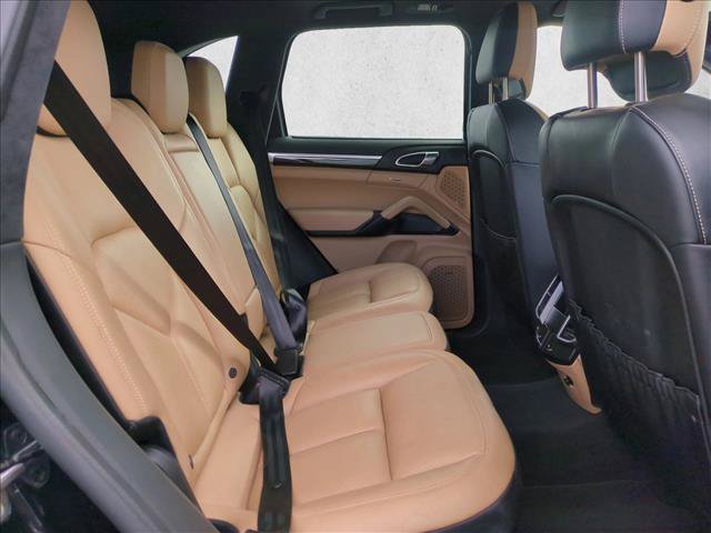 Used 2016 Porsche Cayenne Diesel AWD/4WD image 21