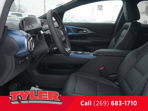 New 2026 Chevrolet Equinox EV LT w/ LPO, Blackout Package AWD/4WD image 36