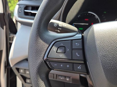 Used 2025 Toyota Sienna LE FWD image 24