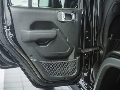 New 2026 Jeep Wrangler Unlimited Rubicon AWD/4WD image 38