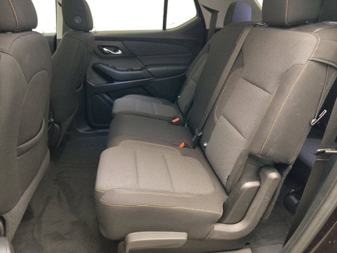 Used 2021 Chevrolet Traverse LT FWD image 18