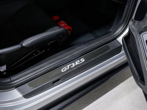 Used 2019 Porsche 911 GT3 RS RWD image 24