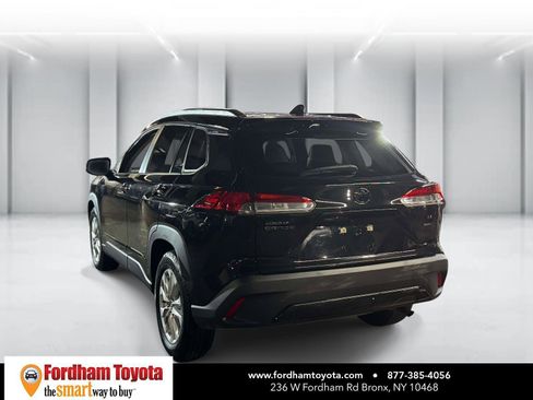 Used 2024 Toyota Corolla Cross LE w/ Moonroof Package AWD/4WD image 5