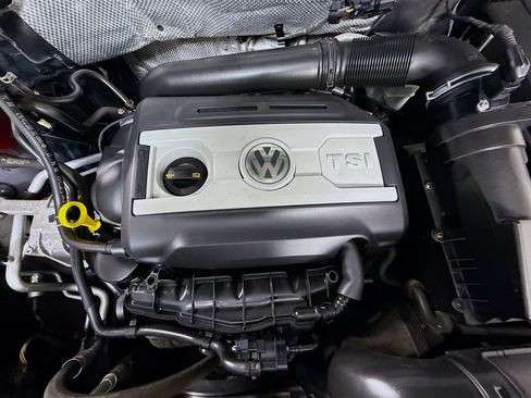 Used 2017 Volkswagen Tiguan S image 39