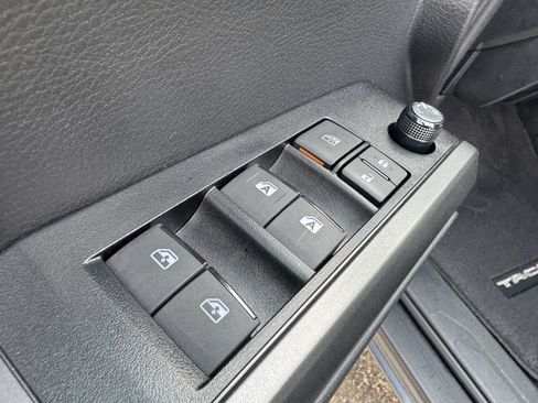 Used 2023 Toyota Tacoma TRD Off-Road AWD/4WD image 19